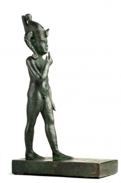Esta figura de Harpócrates (664-400 a.C. Egipto. Bronce) formaba parte en 1767 de la colección de Franco Dávila. Museo Arqueológico Nacional (Madrid).