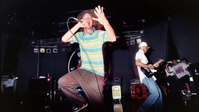 Zack de la Rocha y el guitarrista Tom Morello de Rage Against the Machine en 1993 © FilmMagic, Inc