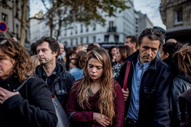 Honrando a las víctimas de los ataques terroristas de noviembre en París. Credit Tomas Munita para The New York Times 