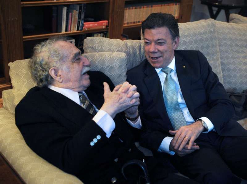 Gabriel García Márquez y Juan Manuel Santos, los dos premios nobel colombianos, en 2011 Javier Casella/Agence France-Presse — Getty Images