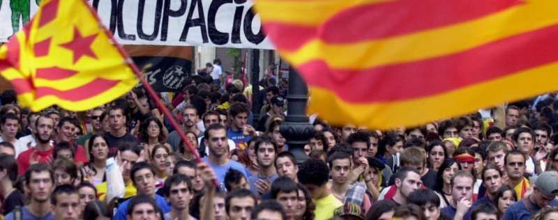 Foule rassemblée pour la fête de l'autonomie de la Catalogne à Barcelone, le 11 septembre 2003. © Julian Martin