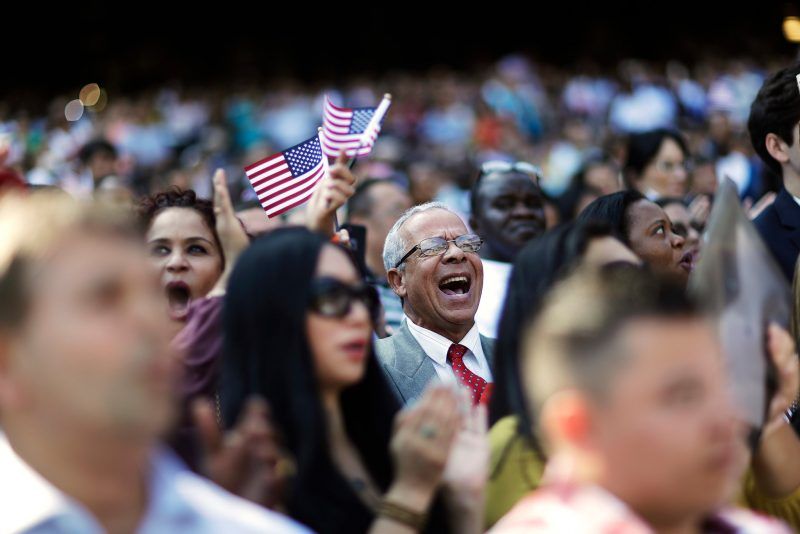Migrantes recién naturalizados durante una ceremonia para nuevos ciudadanos en Atlanta, en otoño de 2016 Credit David Goldman/Associated Press