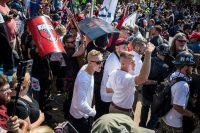 El sábado, nacionalistas blancos y neonazis se manifestaron en Charlottesville, Virginia. Credit Edu Bayer para The New York Times