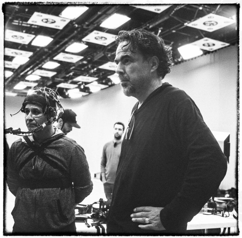 González Iñárritu durante la producción del proyecto de realidad virtual "Carne y arena" Credit Chachi Ramírez