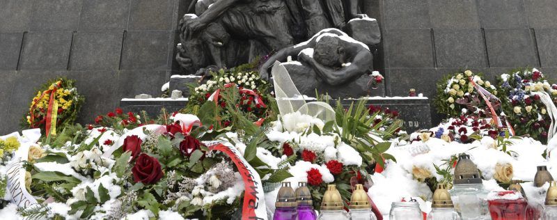Le monument aux héros du ghetto à Varsovie, le 6 février 2018. © Alik Keplicz