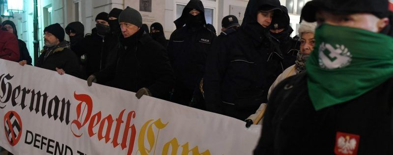 Manifestation de nationalistes polonais en faveur de la nouvelle loi condamnant l’usage du terme «camps de la mort polonais» introduite par le gouvernement conservateur. Varsovie, 5 février 2018. © JANEK SKARZYNSKI/AFP PHOTO