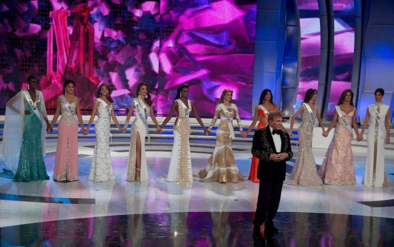 El expresidente de la Organización Miss Venezuela, Osmel Sousa, en la edición del certamen de 2014. Credit Fernando Llano/Associated Press