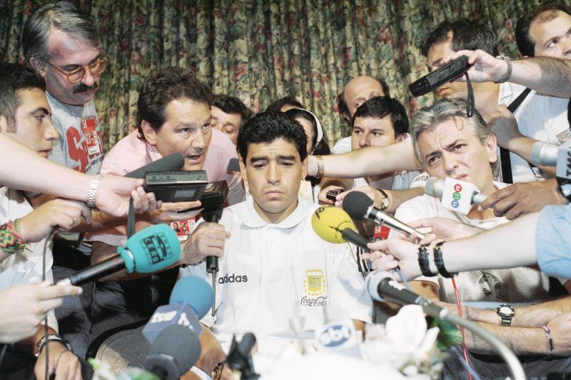 Diego Armando Maradona durante la rueda de prensa tras su suspensión de la Copa del Mundo, el 30 de junio de 1994 Credit Tim Sharp/Associated Press