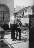 El autor y su padre, Rubens Paiva, alrededor de 1969, en Leblon, Río de Janeiro