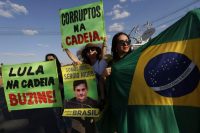 Manifestantes en Brasilia en septiembre de 2017. (Eraldo Peres/AP Photo)