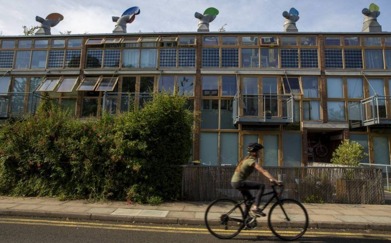 BedZED, urbanización 100% ecológica en el sur de Londres. Bioregional