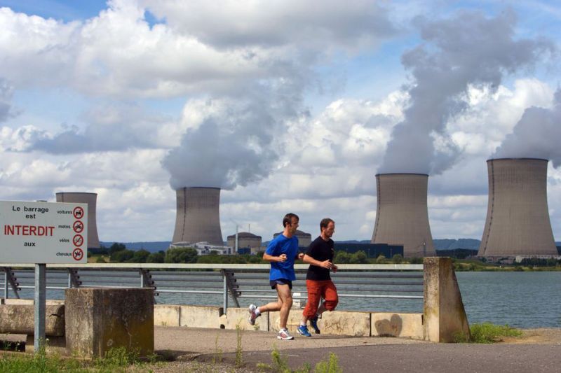 Central nuclear en Cattenom, junto al río Mosela, Francia.Bloomberg News