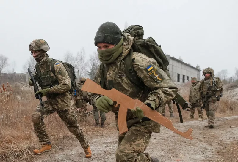 Ukrainian reservists training near Kyiv. Credit Sergey Dolzhenko/EPA, via Shutterstock