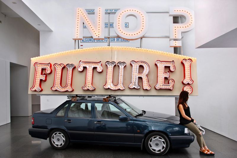 La obra 'No future', de Jordi Colomer, en una sala del Macba, en Barcelona.Alamy Stock Photo