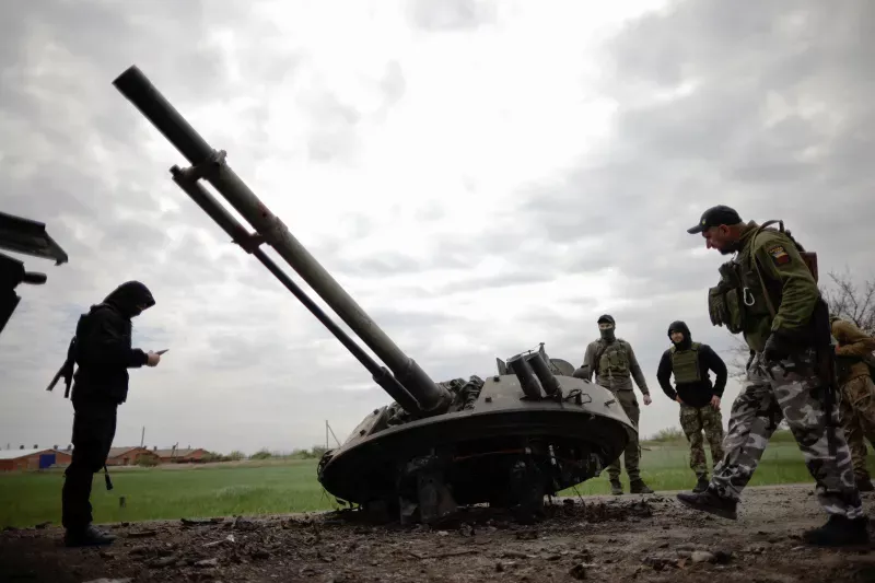 Ukrainian soldiers in the Zaporizhzhia region of Ukraine, April 2022. Ueslei Marcelino / Reuters