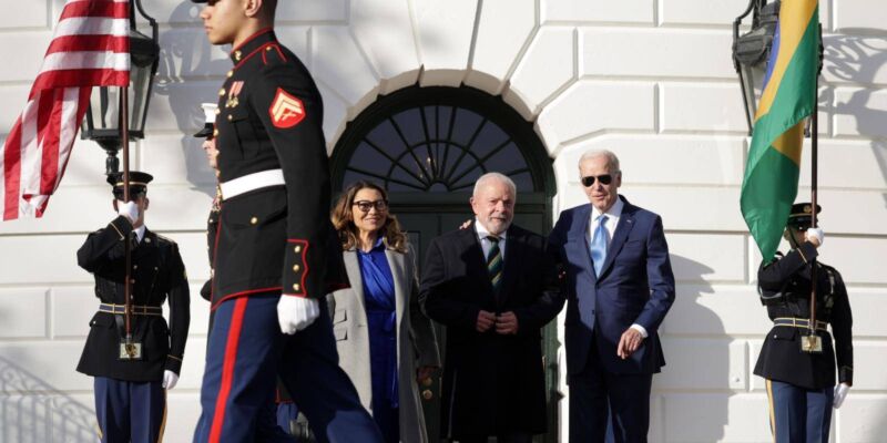 US president Joe Biden welcomes Brazilian president Luiz Inacio Lula da Silva and his wife Janja to the White House in Washington, DC. Photo by Alex Wong/Getty Images. 
