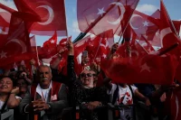 Opposition supporters rallying ahead of Turkey’s presidential election, Istanbul, May 2023. Dilara Senkaya / Reuters
