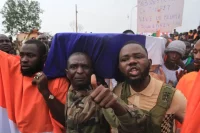 Manifestación en apoyo de los golpistas y contra el Ejército francés, el pasado 2 de septiembre en Niamey, Níger.STRINGER (REUTERS)