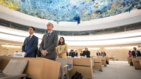 Une minute de silence observée à l’ONU, à la session du Conseil des droits de l’homme. Genève, 9 octobre 2023. — © FABRICE COFFRINI / AFP