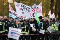 Trabajadores de la educación publica alemana se manifiestan exigiendo mejores condiciones laborales.FILIP SINGER (EFE)